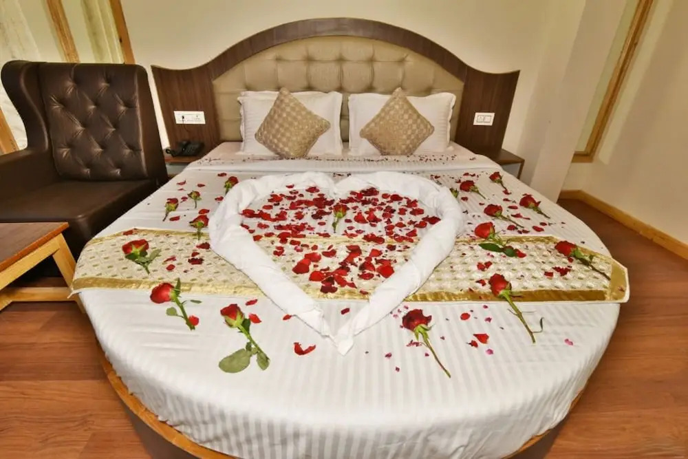 Goroomgo Mars Resort Manali