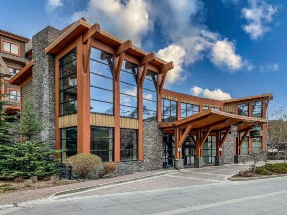 Exquisite 2BR/2BTH Luxury Condo with Mountain View