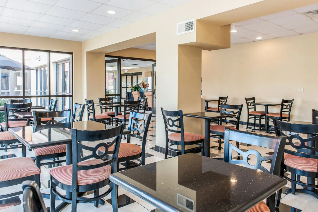 Quality Inn & Suites Mattoon South