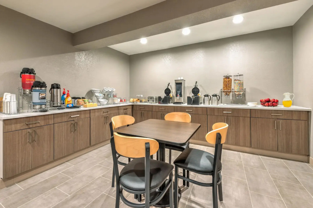 Hawthorn Extended Stay by Wyndham Bedford - Dallas