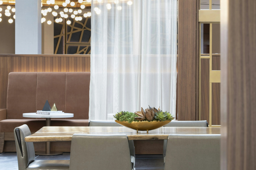 DoubleTree by Hilton Hotel Newark Airport