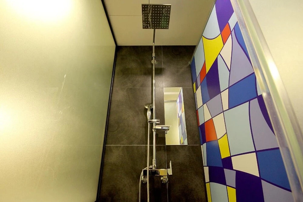Hotel H2