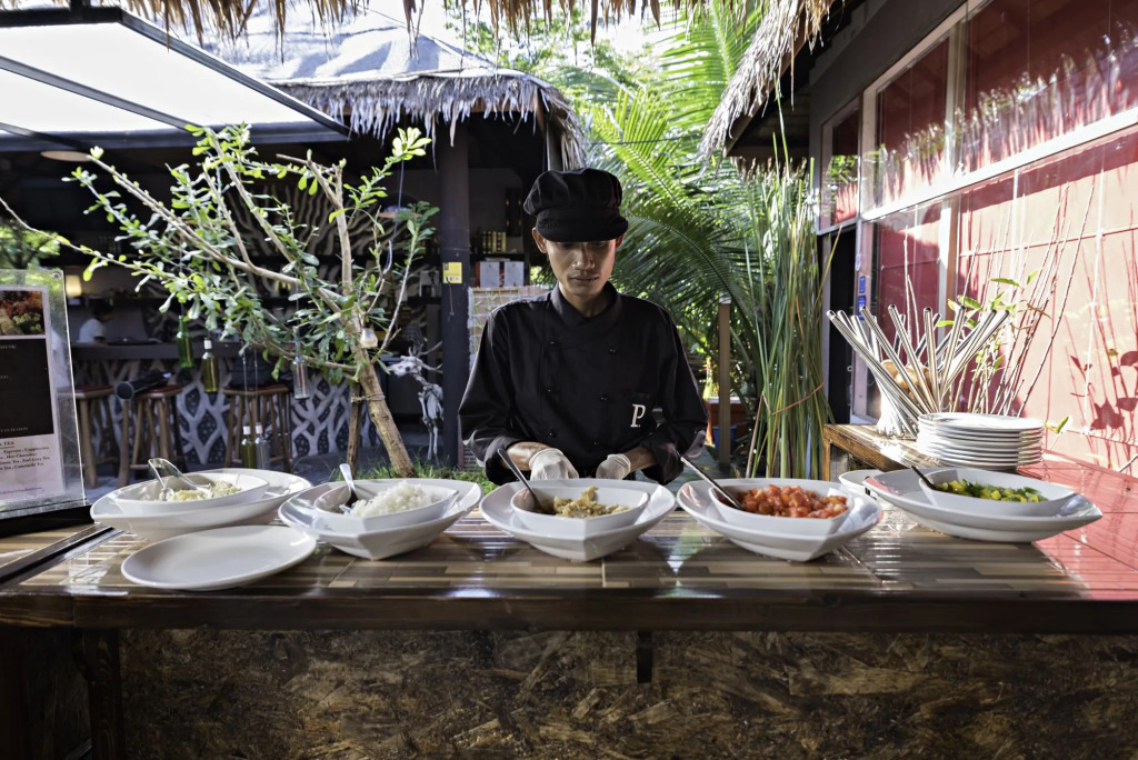 The Privilege Hotel Ezra Royal Garden