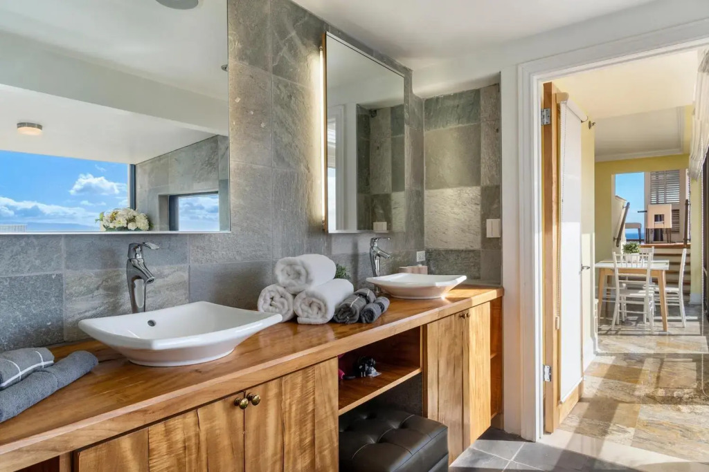 Oceanview Penthouse Suite
