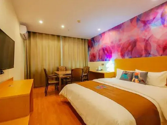Yueke Hotel (Zhengzhou Zichen Road South 3rd Ring Road Subway Station)