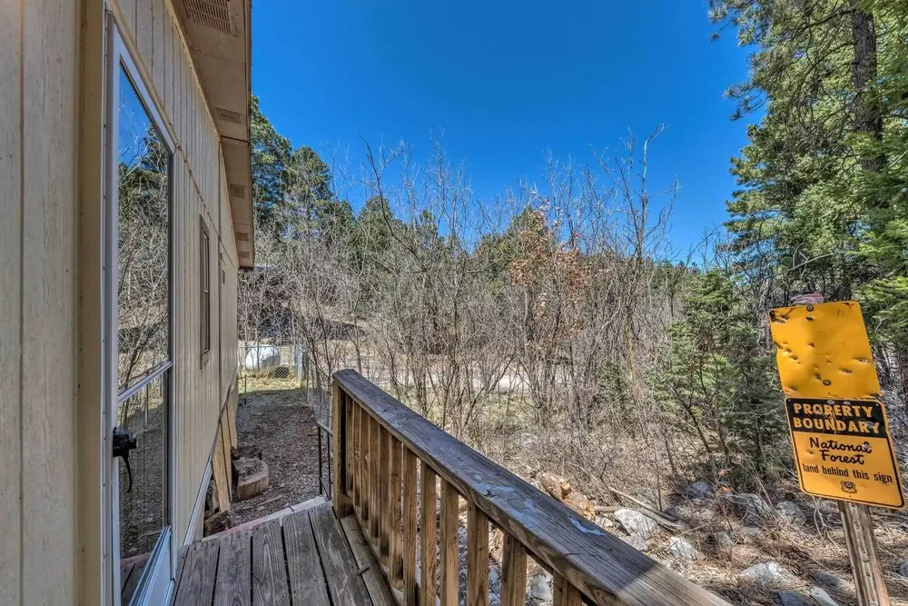 Cozy Cloudcroft Cabin w/ Deck & Gas Grill!