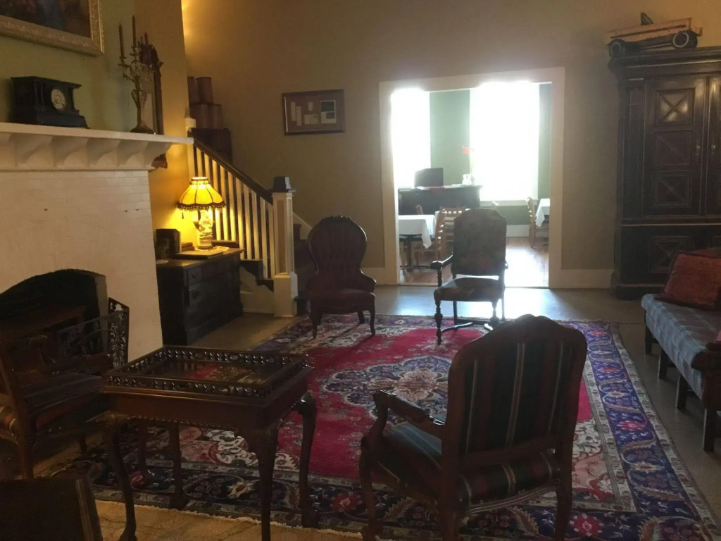 The Belmont Inn by OYO