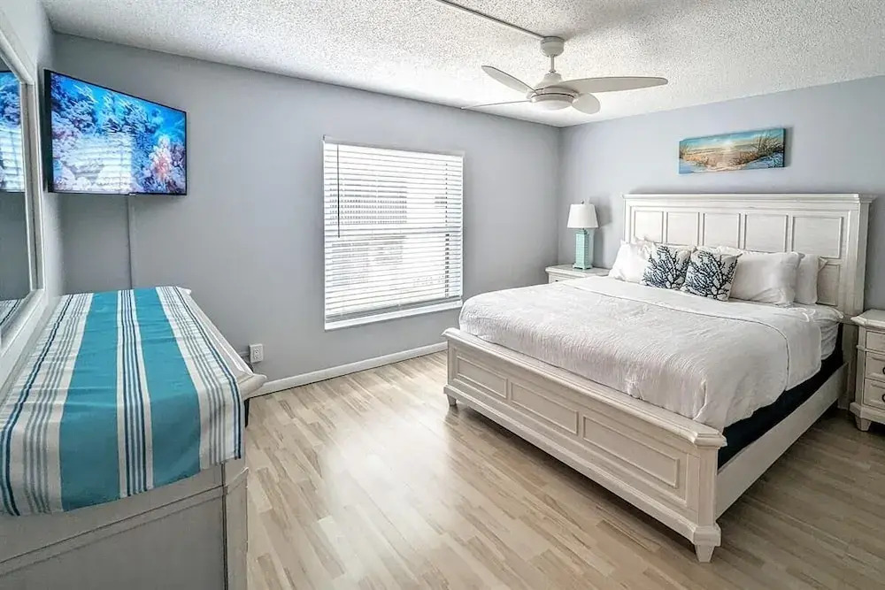 Sea Club #13 - Coastal Charm