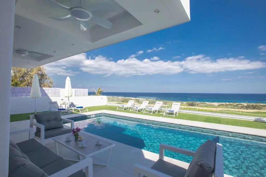 Artizan Seafront Villa 5