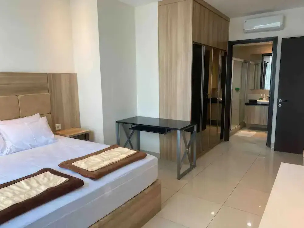 Central Royal Apartments by Emily in Jakarta