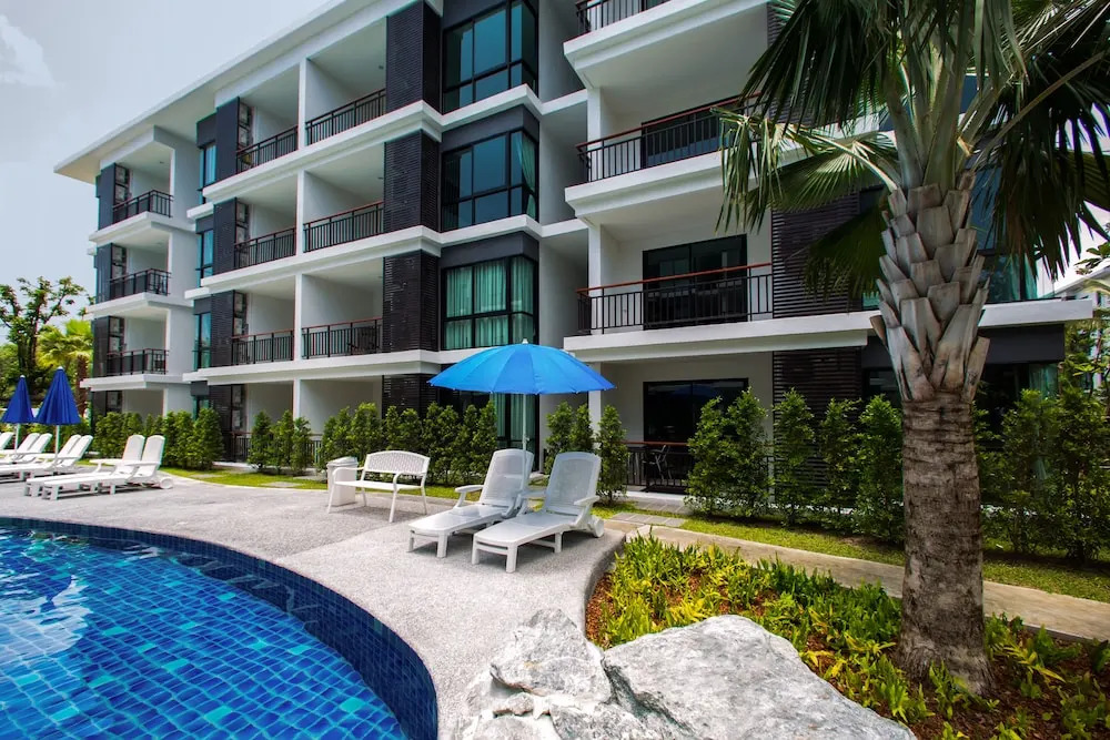 Suite Enu by TropicLook