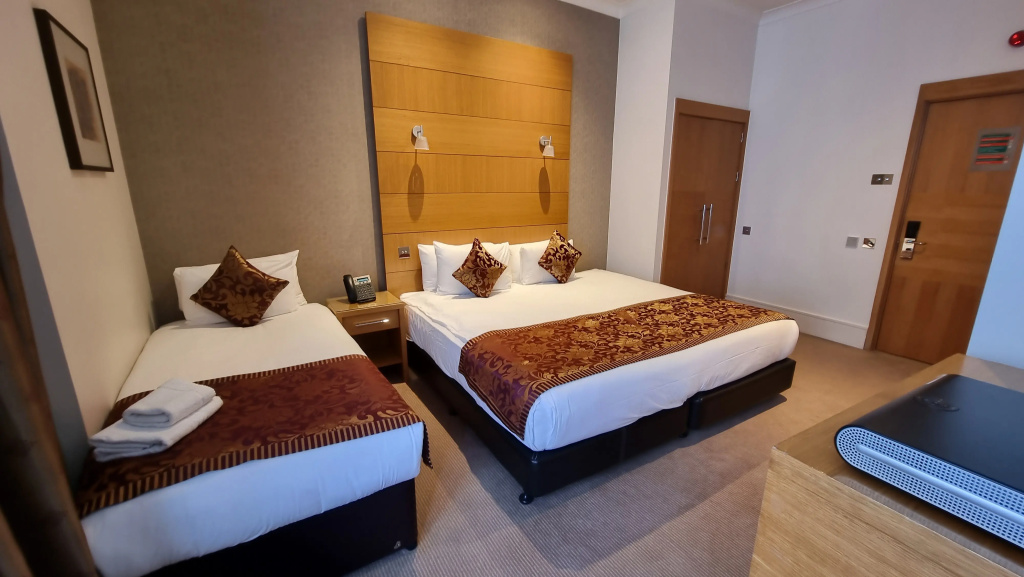 The Park City Grand Plaza Kensington Hotel