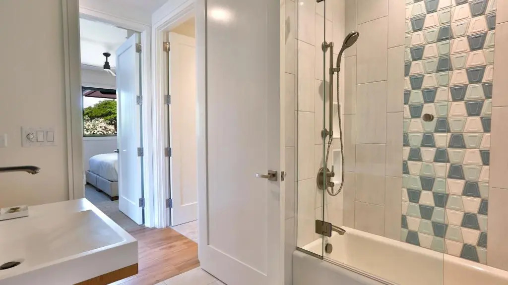 Maui Westside Presents - Luana Garden Villas 15D