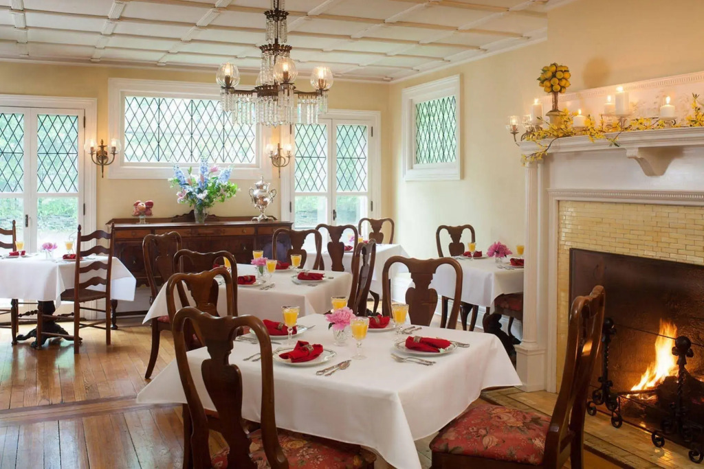 Landmark Inn