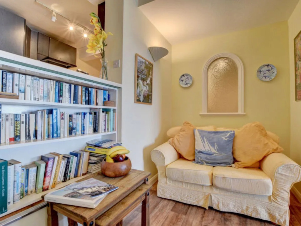 Flat 8 Clifton Court