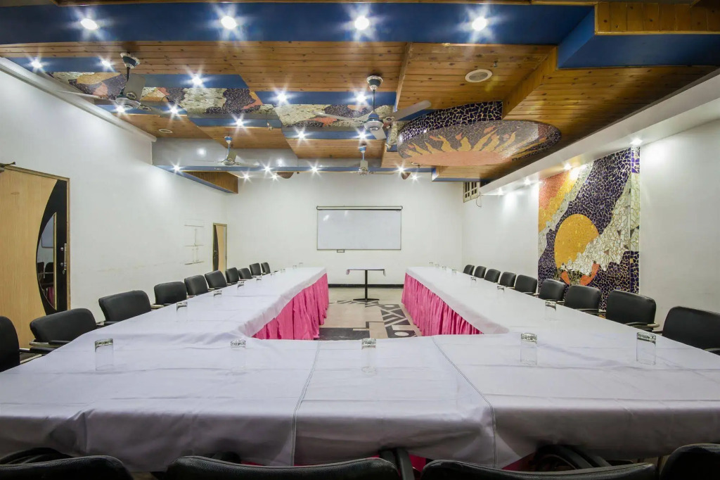 The Suncourt Hotel Yatri
