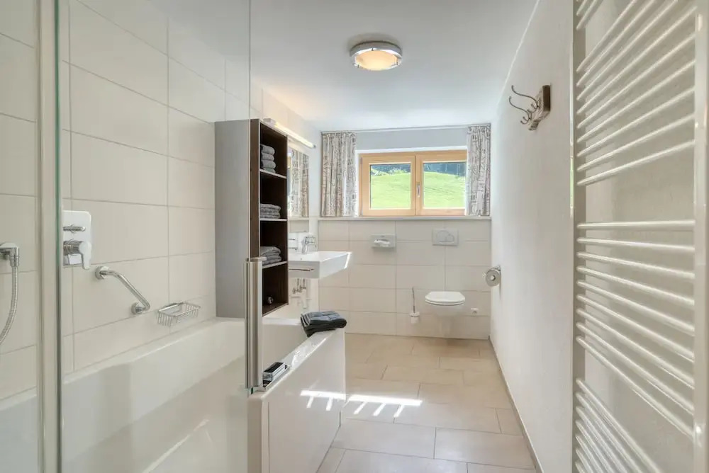 HUS24