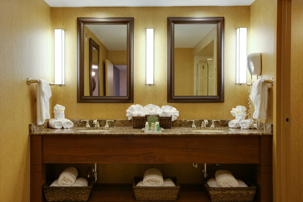 Holiday Inn Bridgeport-Trumbull-Fairfield