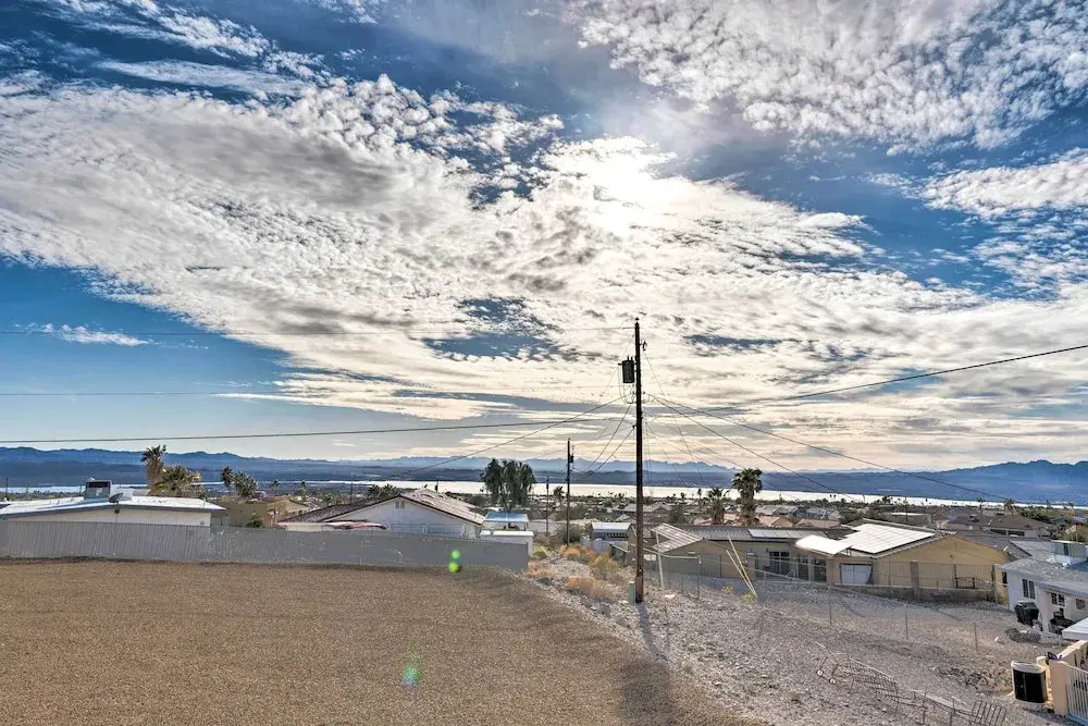 2 Mi to Dtwn: Lake Havasu City Oasis w/ Pool