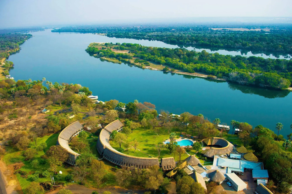 Azambezi River Lodge