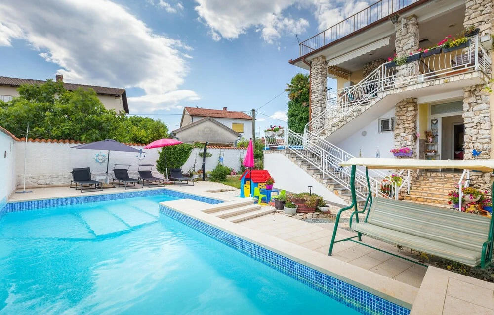 Stunning Apartment in Valbandon With Outdoor Swimming Pool, Wifi and 2 Bedrooms