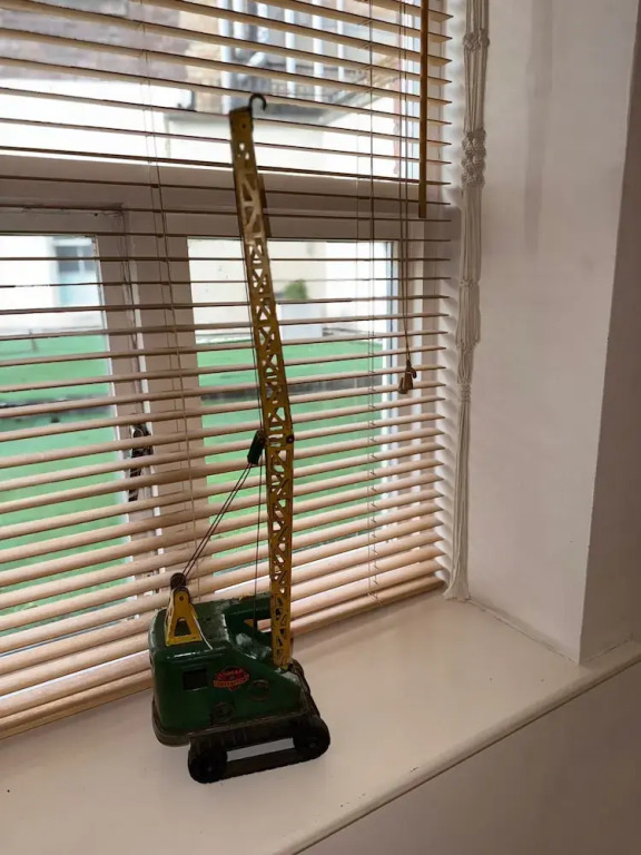 1br-wifi-freesnacks-freeparking-petsok-retroarcade