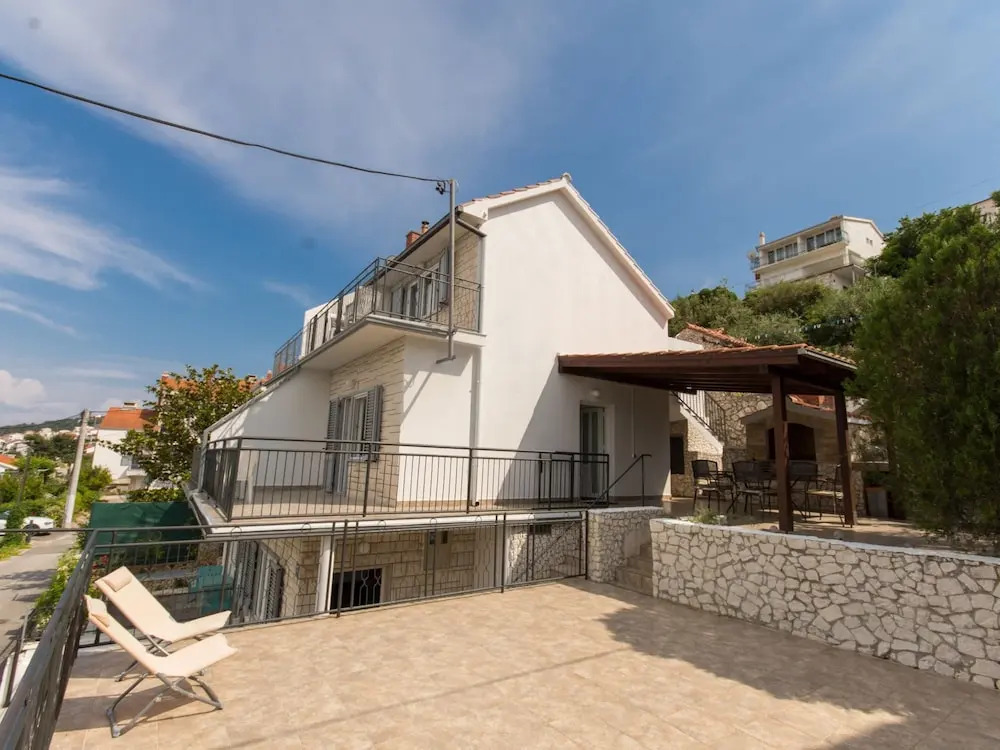Quaint Holiday Home in Mastrinka With Balcony