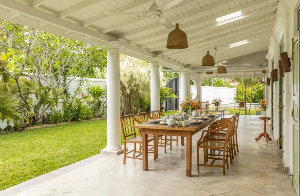 Beautifully Renovated Family Village House Within Walking Distance To The Beach