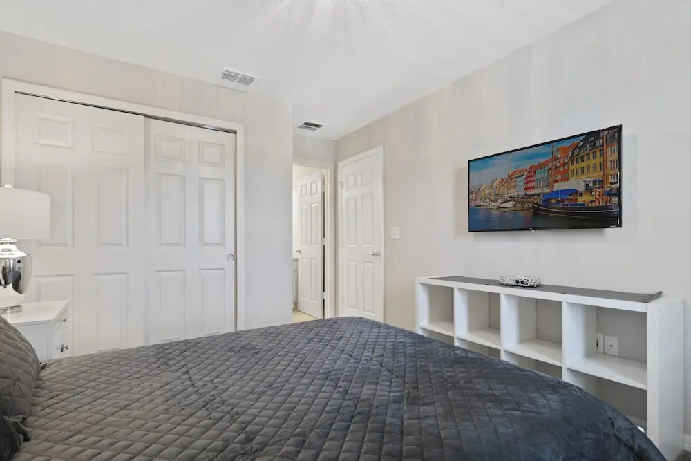 Wonderful 4 Bed Close to Disney w Gameroom 5150