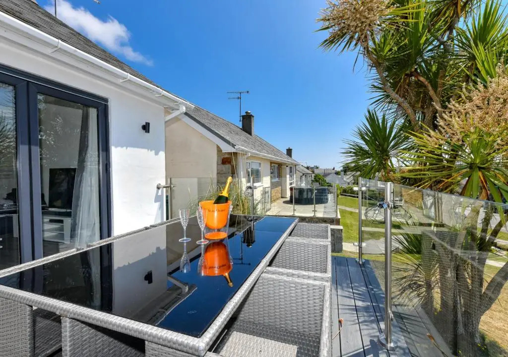 4 Bed in Abersoch oc-10caed