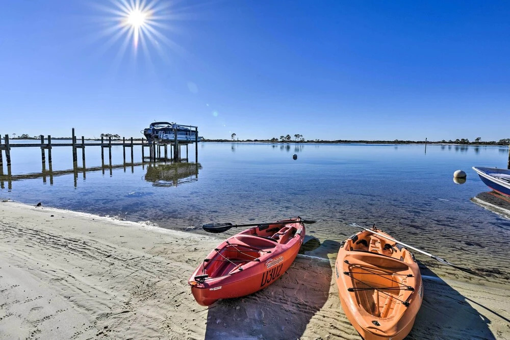 Waterfront Mary Esther Condo w/ Kayaks!