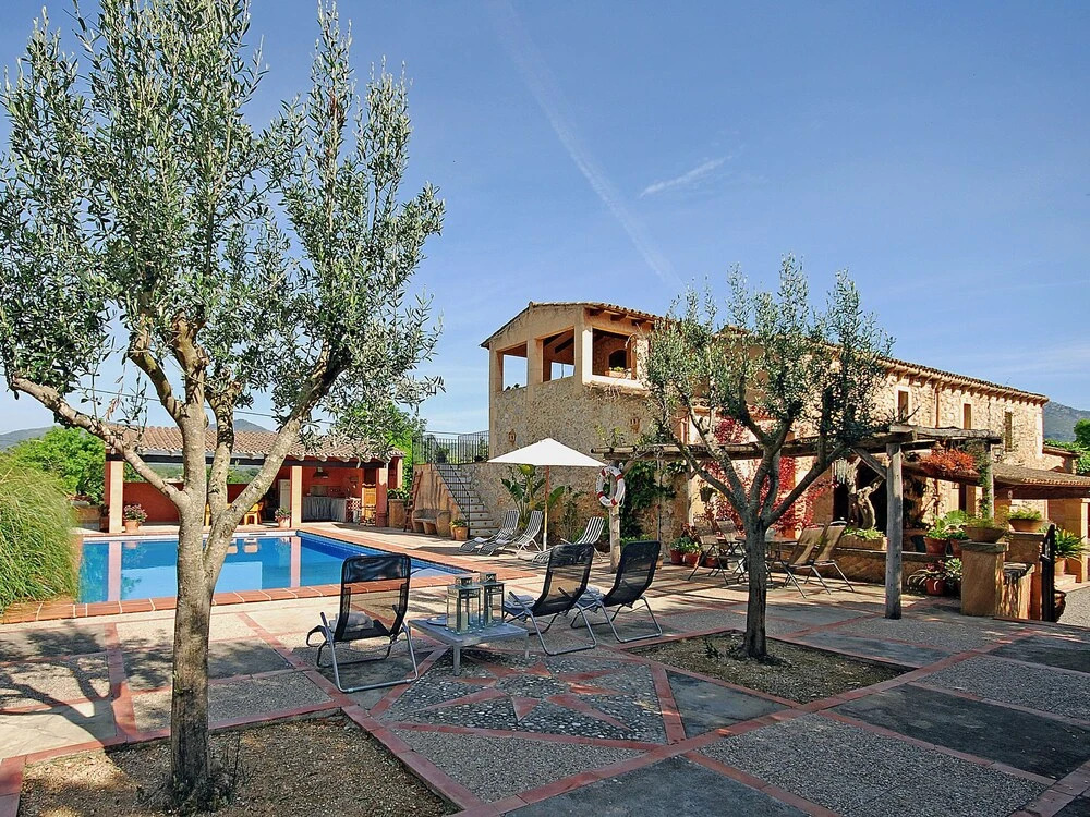 Vintage Mansion in St Llorenç des Cardassar With Pool