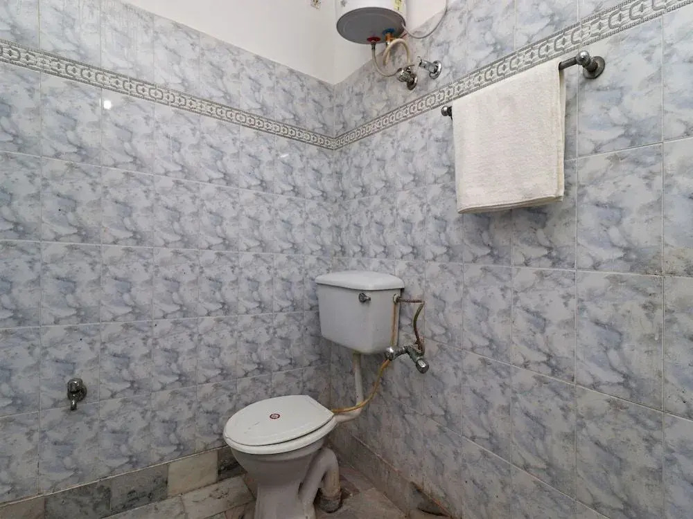 Hotel Mid Town By OYO Rooms