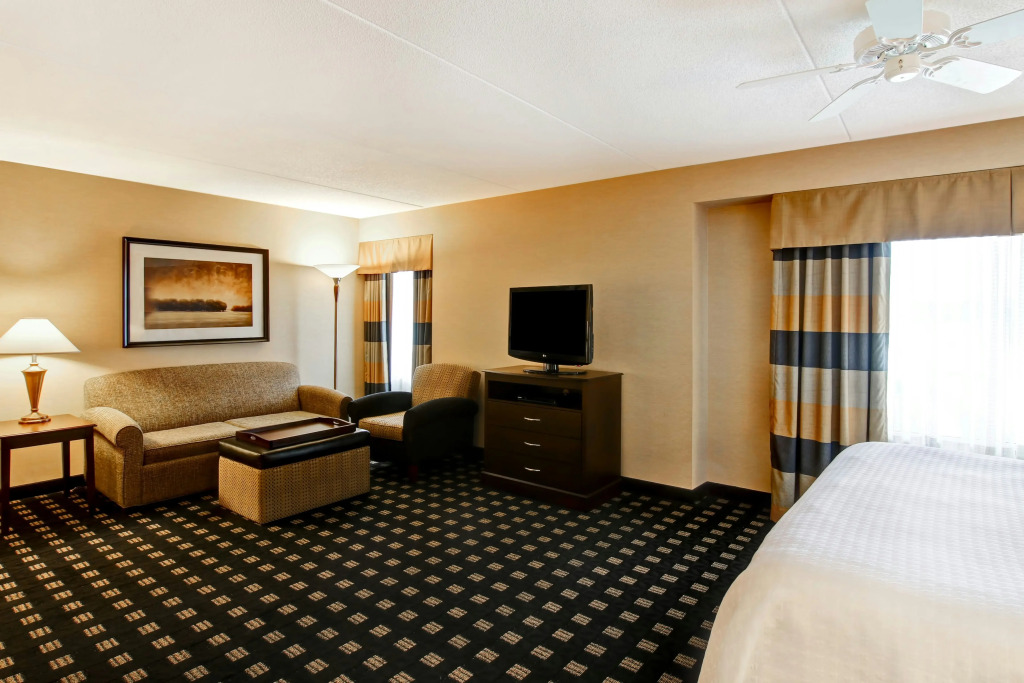 Homewood Suites by Hilton Toronto Airport Corporate Centre