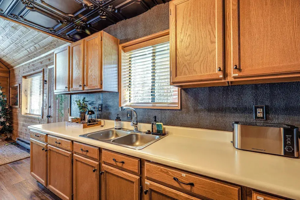 Munds Park Cabin w/ Deck & Fire Pit: Walk to Trail