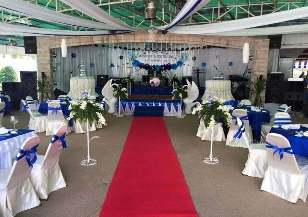 Castle Howchow Beach Resort Hotel