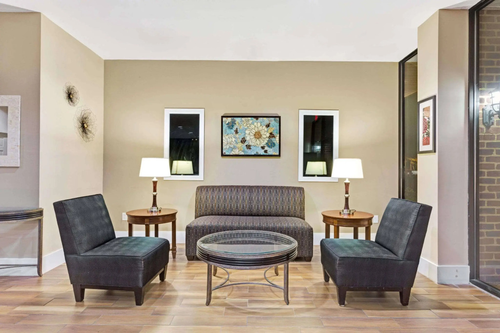Williamsburg Suites