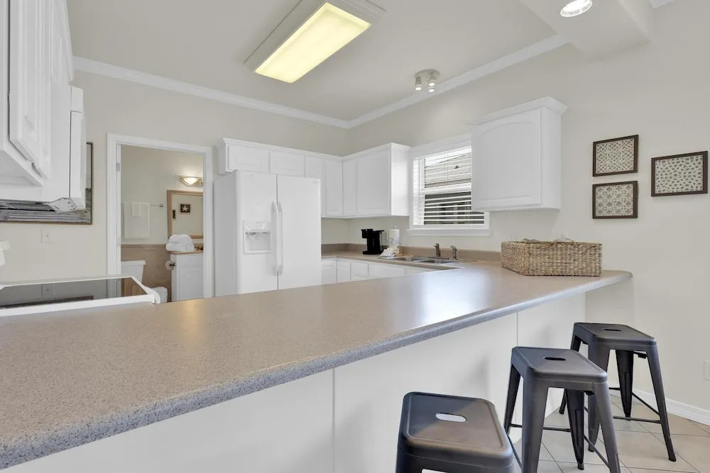 Spinnaker Pointe 3b 3 Bedroom Duplex by RedAwning