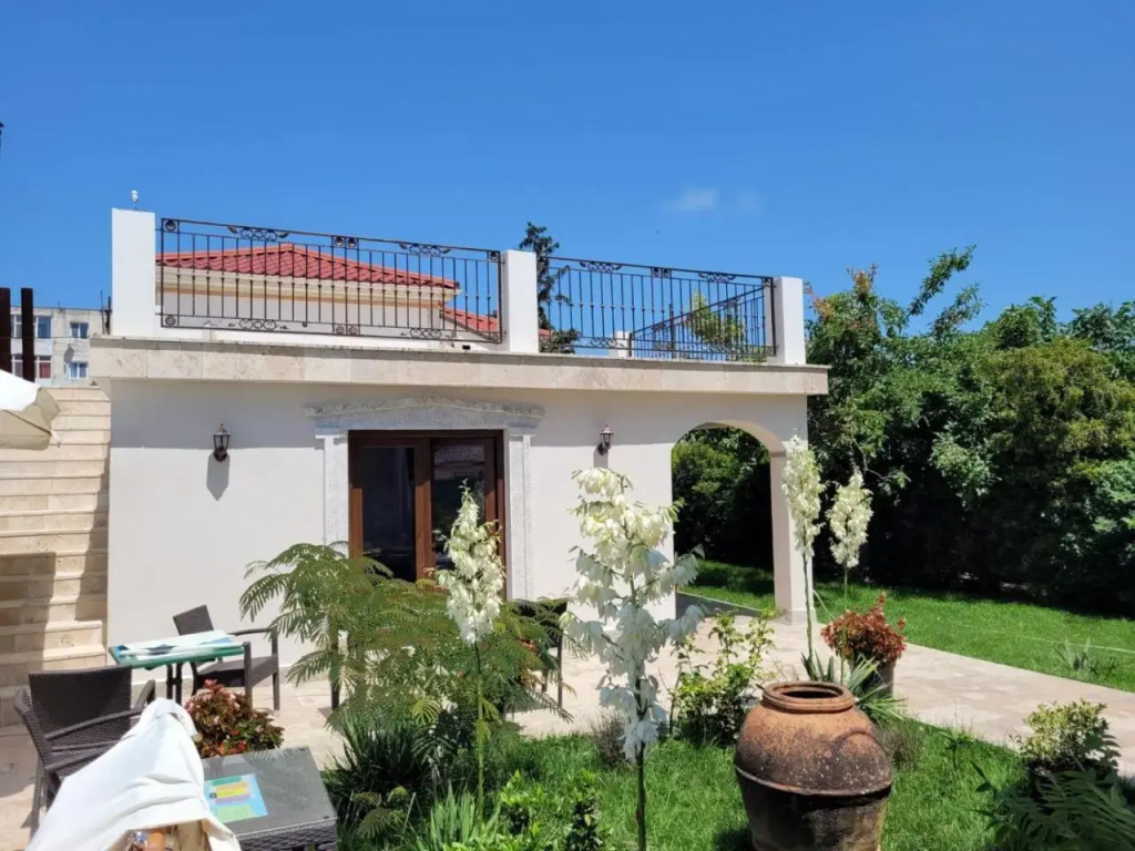 Vila Caviar