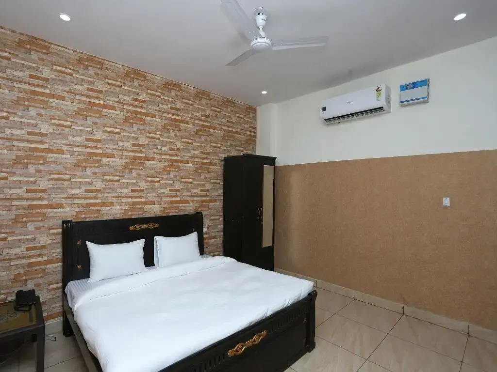 Paradize Guest House by OYO Rooms