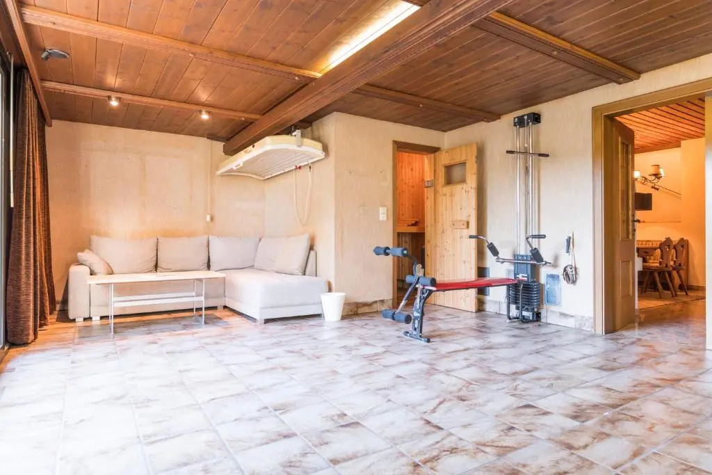 Yes, it is RETRO - Big Villa with Indoor Pool by ichbucheAT