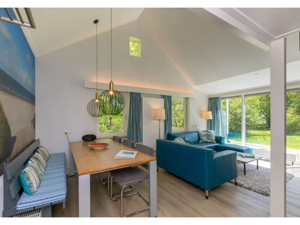 Appealing holiday home in Vrouwenpolder with garden