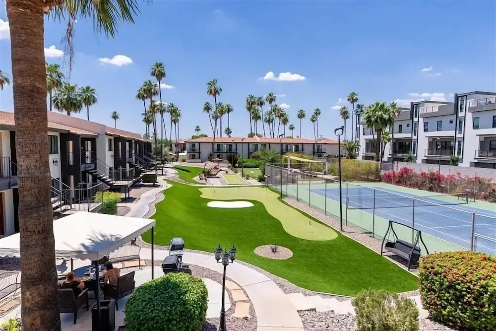 101 -Fully Furnished 1BR Suite-Prime Location! by RedAwning
