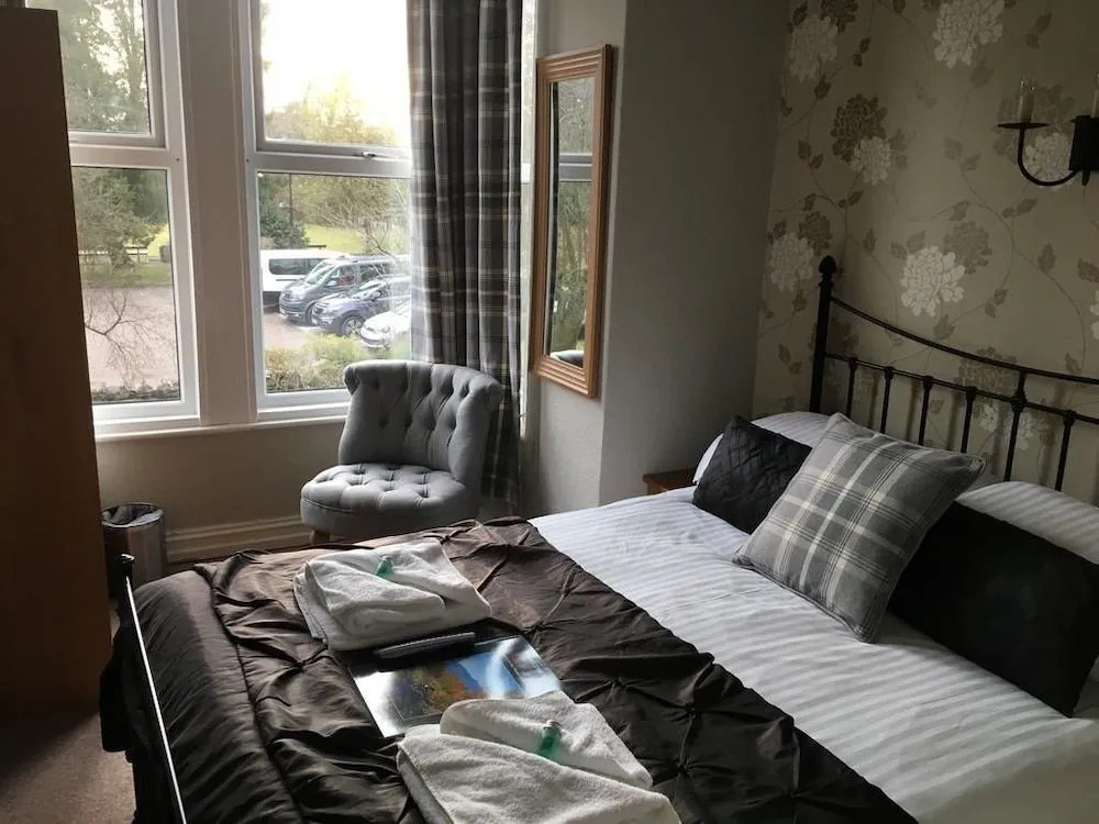 Autumn Leaves Guest House