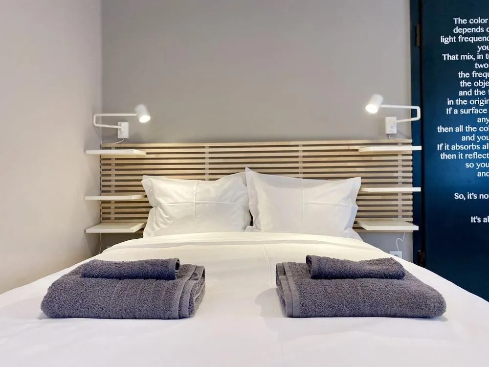 Central Syntagma Square Studio in Athens - Shell