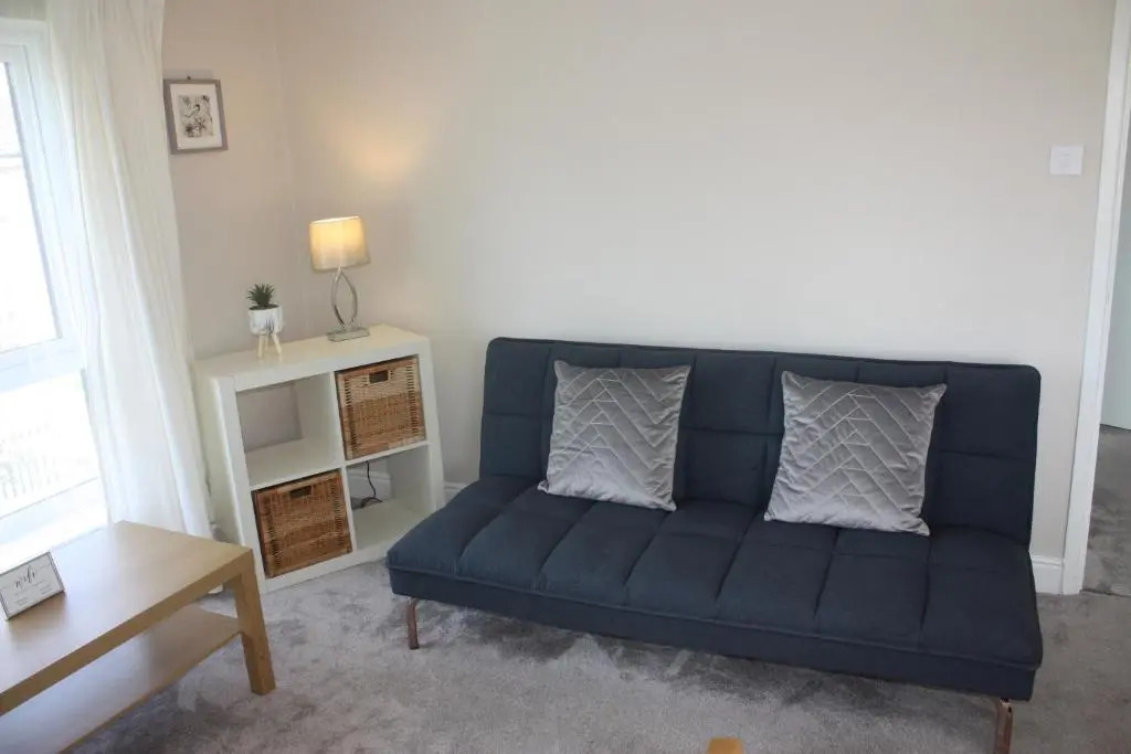 Heathmere -NEC, Airport, HS2, Resorts World, Workcation - Spacious quiet apartment