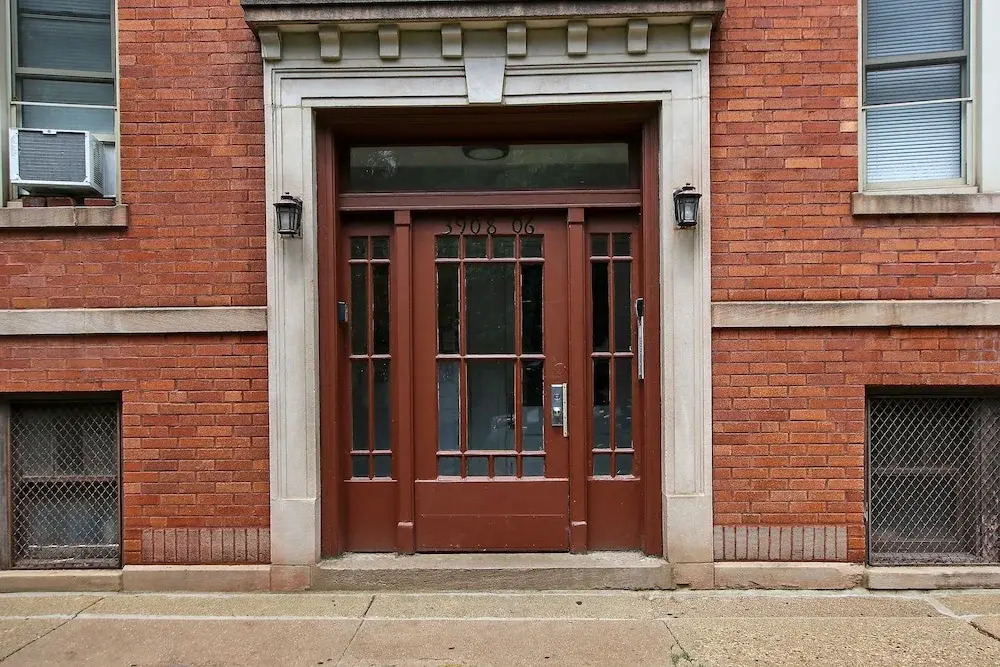 Chic 2BR Apt - Roscoe 1