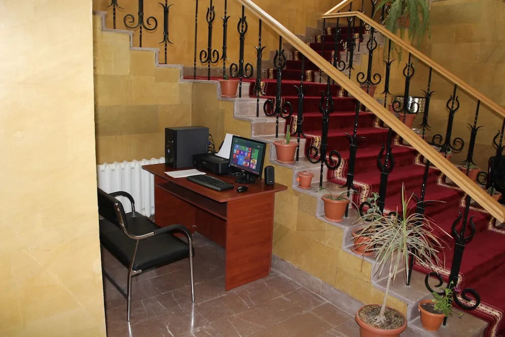 Diligence Hotel & restaurant
