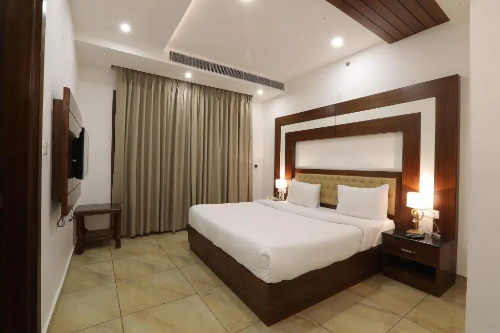 Grand Hotel Nawanshahr