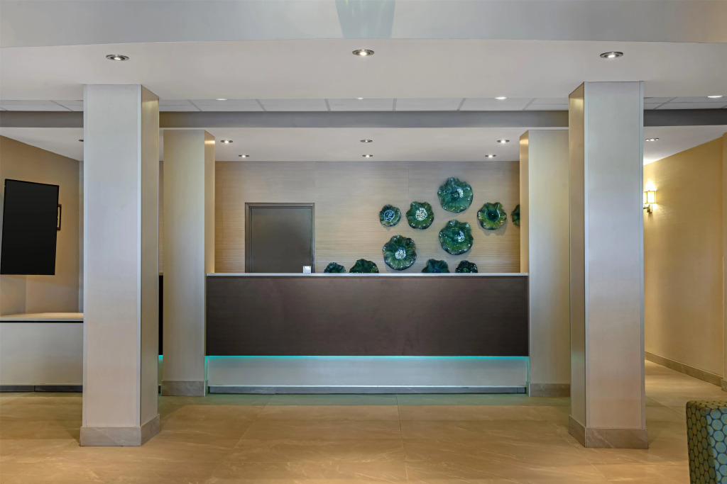Best Western Plus Dartmouth Hotel & Suites